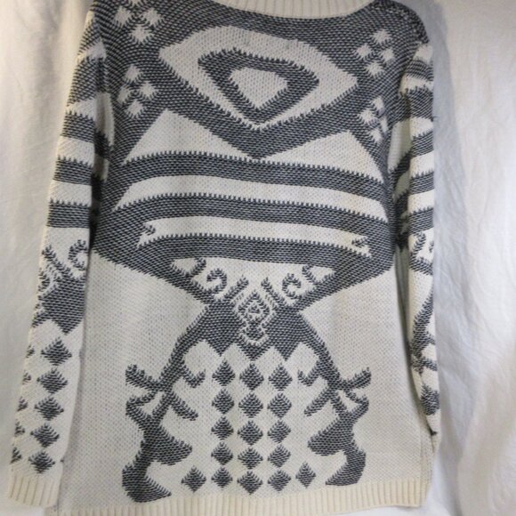 MADDISON SIZE LARGE SWEATER~CREAM & BLACK DESIGN - Picture 6 of 7